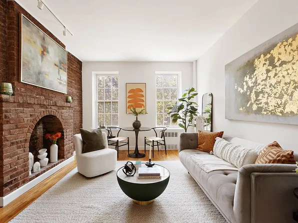 333 W 21st St APT 2FE, Manhattan, NY 10011