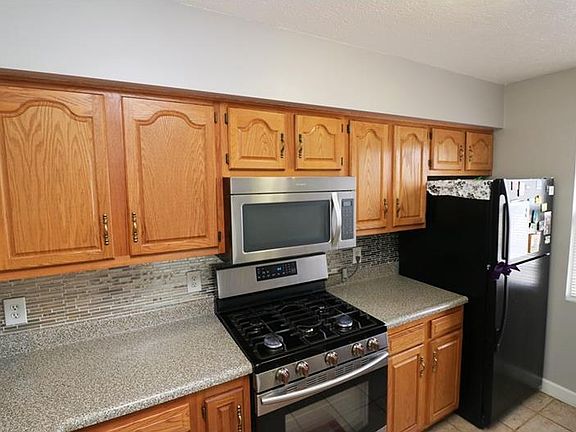 5th image of 203 Berrington Ct