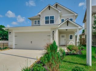 101 Austin Ln, Angleton, TX 77515