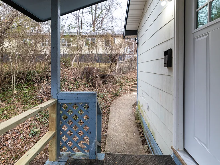 219 Highland Ave — Photo 22