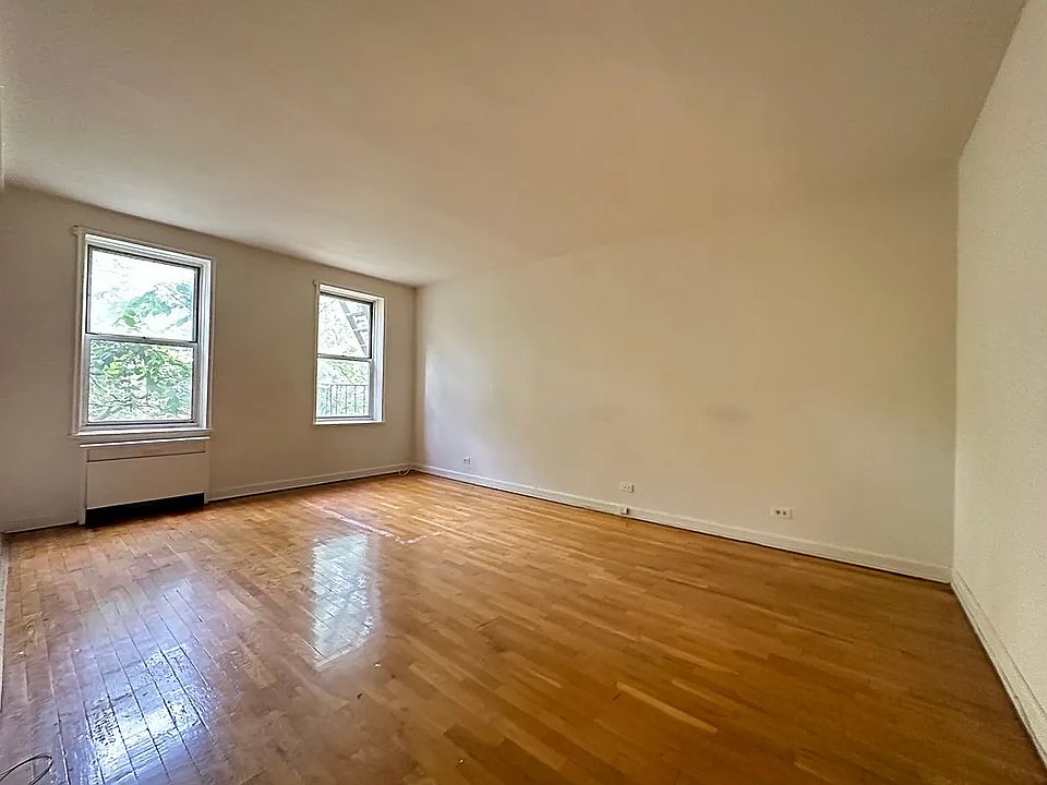 2nd image of 7261 113th St APT M12
