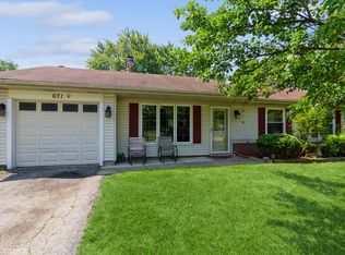 671 Rockhurst Rd, Bolingbrook, IL 60440