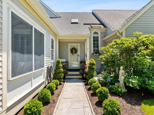 7 Gold Leaf Lane UNIT 7, Mashpee, MA 02649