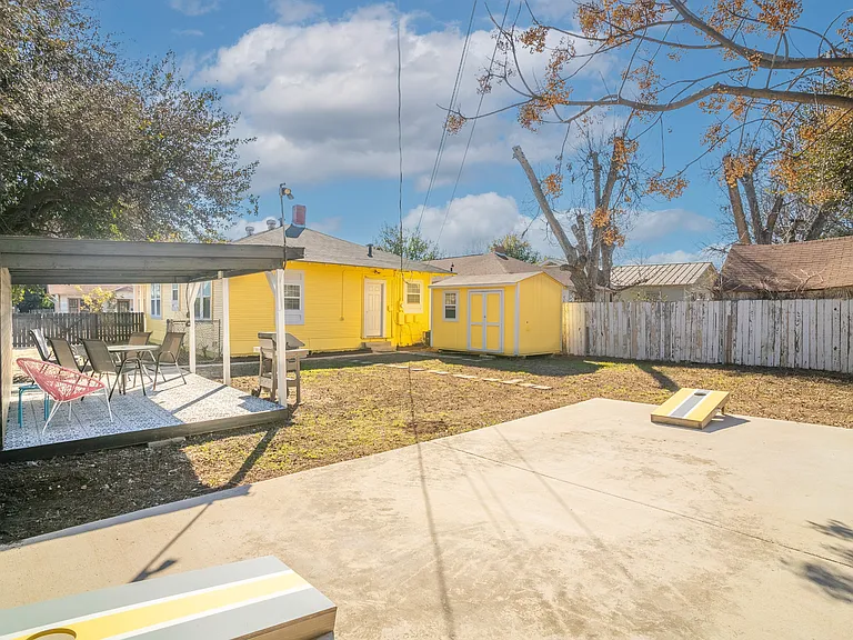 475 E French Pl — Photo 27