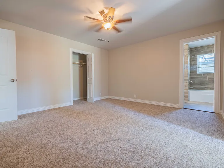 1126 Wilbur St — Photo 6