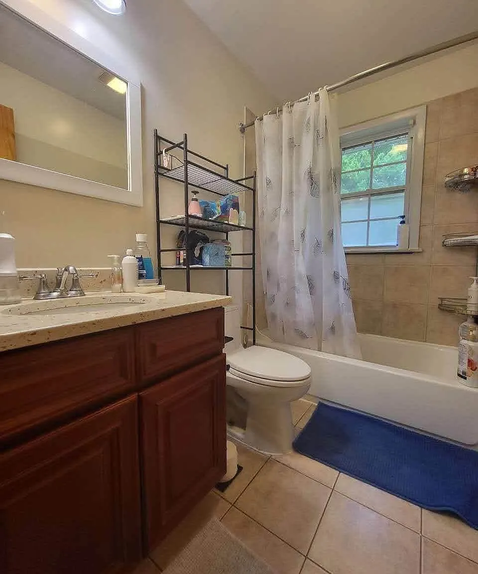 Hollingsworth Pl, Centereach — Photo 3