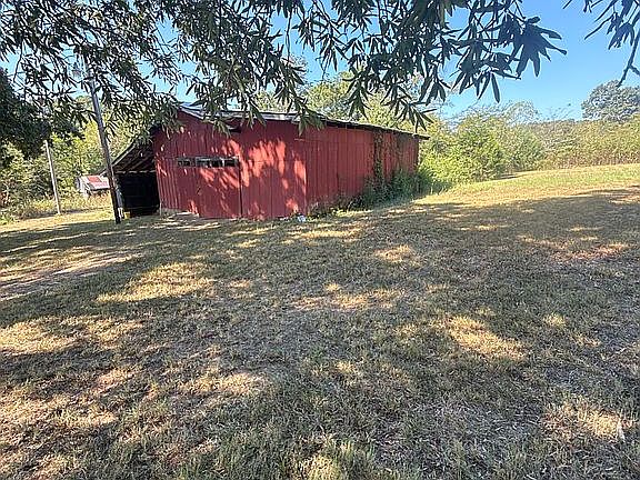 3rd image of 380 Bradford Rd