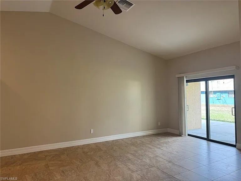 1715 SW 1st Ave — Photo 4