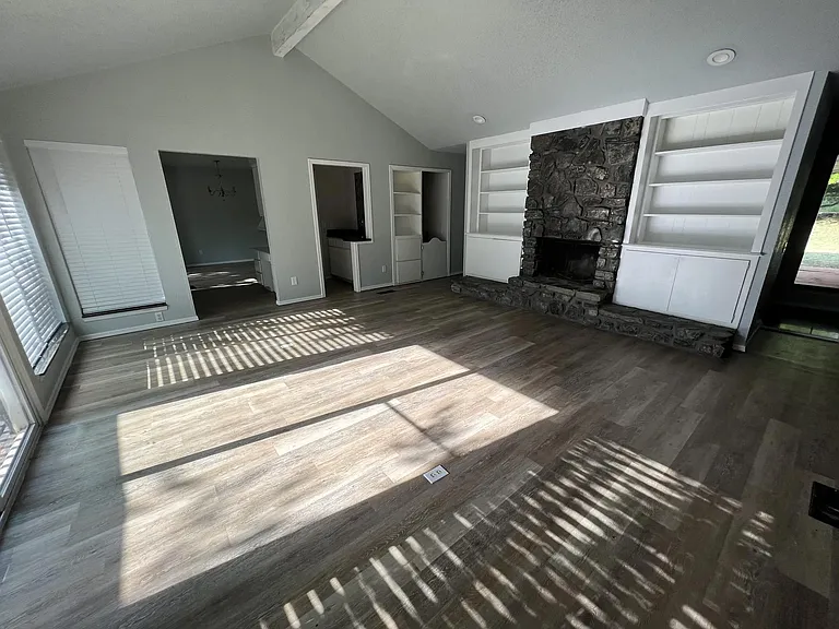 7215 Driftwood Dr — Photo 4