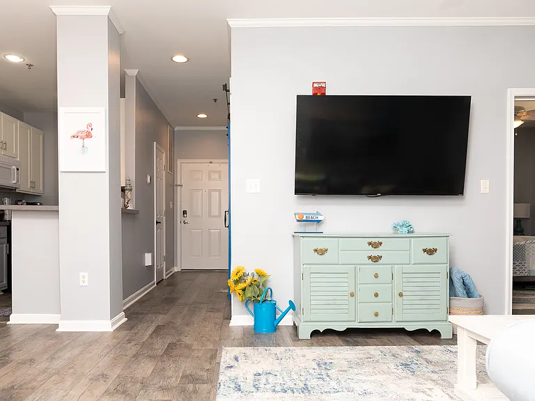 100 Cascade Ln #106 — Photo 3