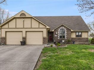 705 S Russell St, Odessa, MO 64076
