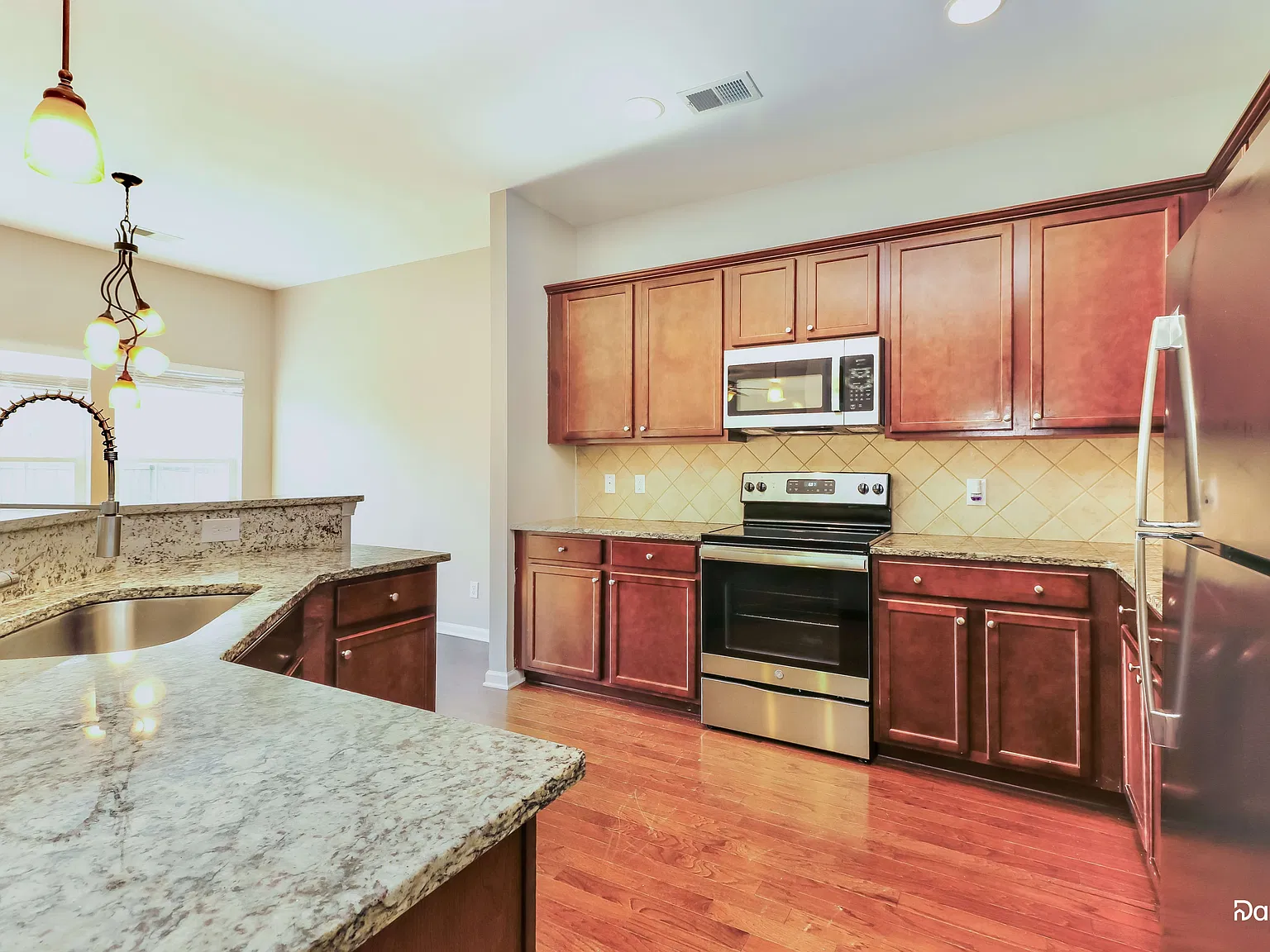 4 bed, 2.5 bath, 2171 sqft, $2,655 — Photo 4