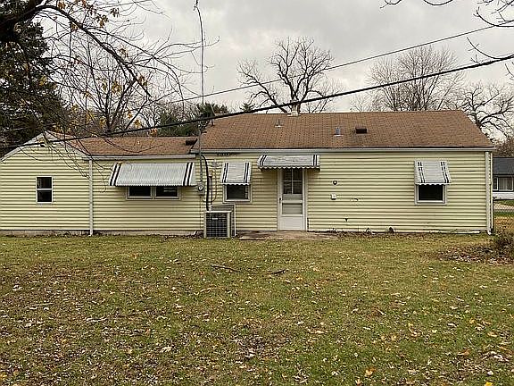 2nd image of 4305 Saint Agnes Ln