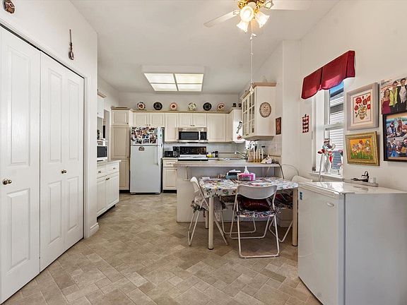 5th image of 8485 Young Rd #114