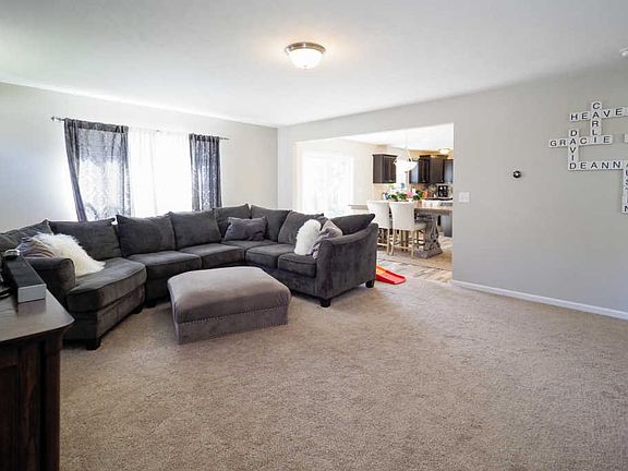 5th image of 59773 Ravenna Dr