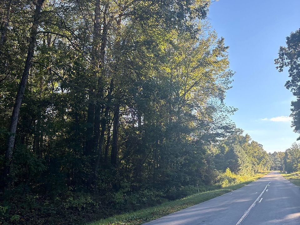 2nd image of 415 Old Pollocksville Road