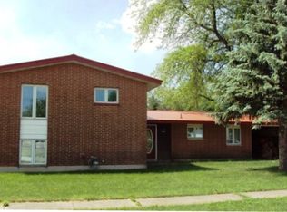 1551 S Pointe Dr, Rantoul, IL 61866