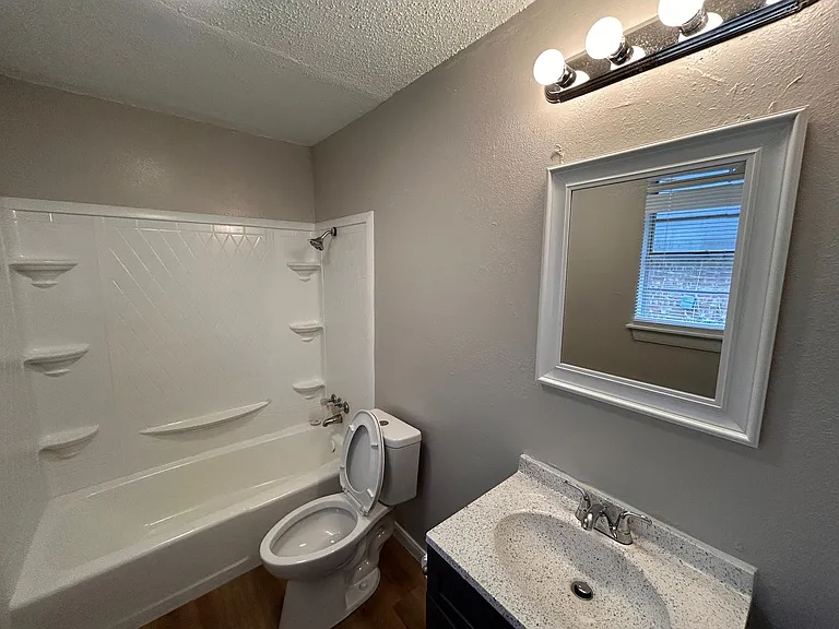 Bella Vista — Photo 36