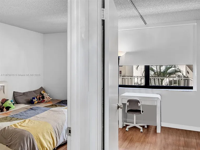 20401 NE 30th Ave #310-8 — Photo 10