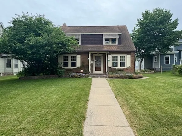 309 11th Ave, Sterling, IL 61081
