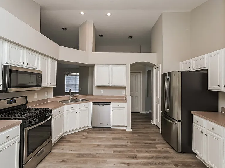 6814 Monarch Park Dr — Photo 6