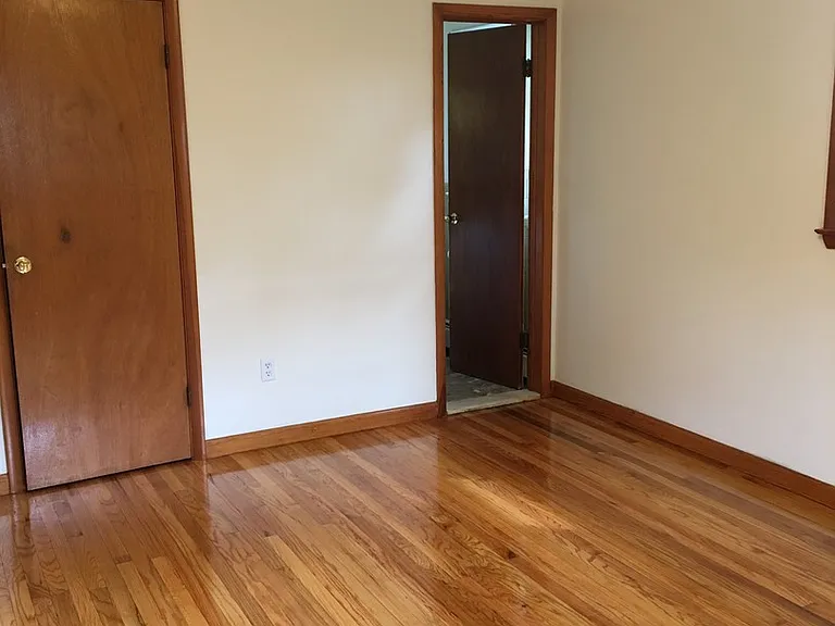 58 Versailles St — Photo 16