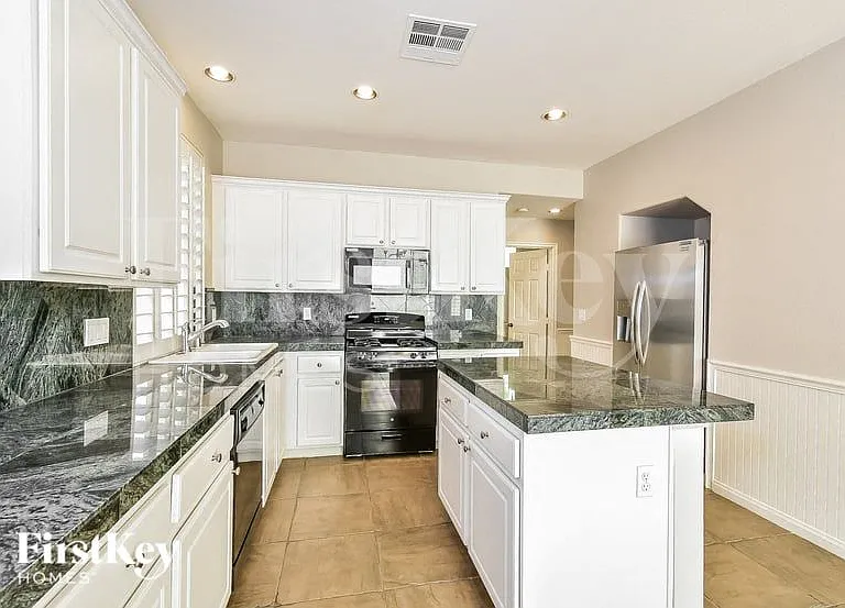 7580 Alexander Hills St — Photo 5
