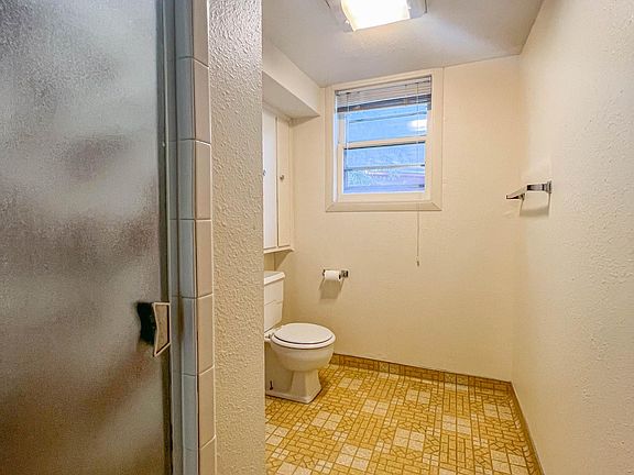 5th image of 433 S Grant St #2