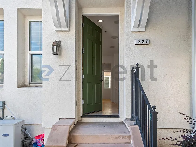 227 Parc Place Dr — Photo 4