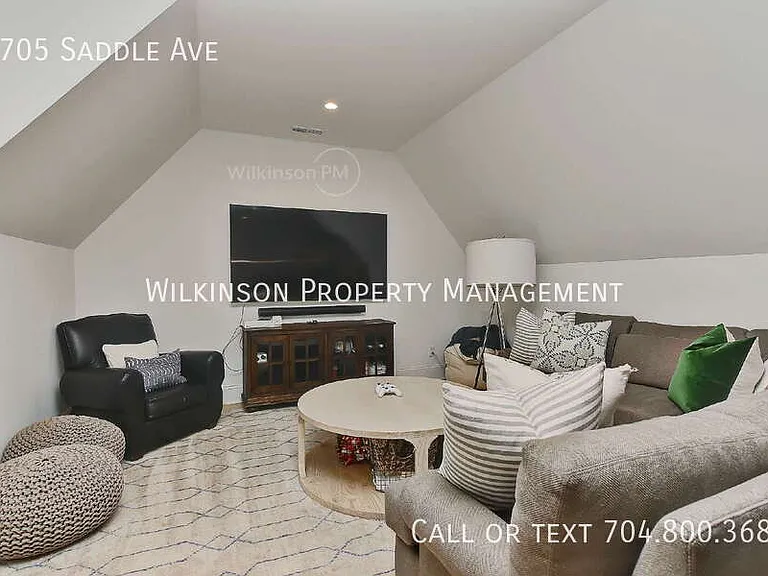 9705 Saddle Ave — Photo 68