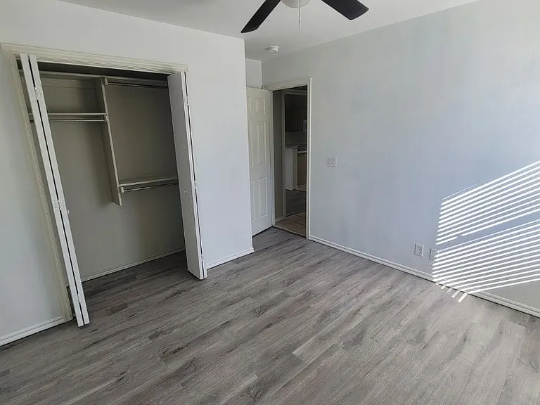 1217 Eastgate Dr — Photo 12
