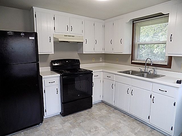 1st image of 212 N Main St APT 3C