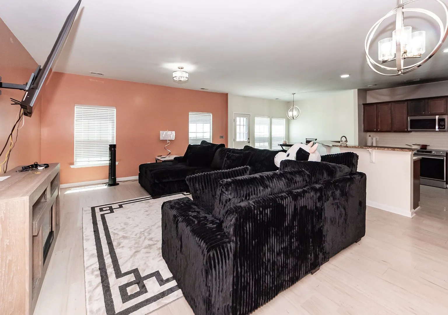 4 Bedroom, 2.5 Bathroom Home in Moss Grove Plantation - Moncks Corner — Photo 4