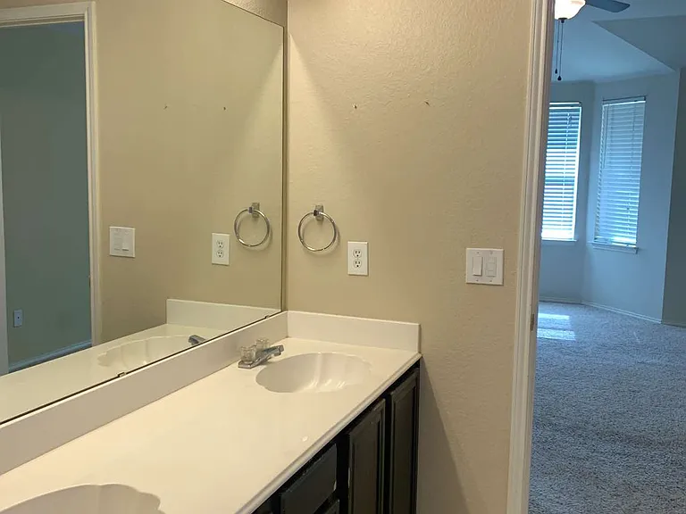 208 N Rolling Meadows Dr — Photo 17
