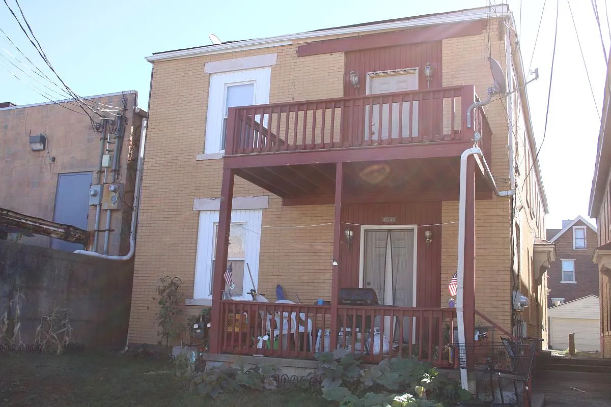 2 bed, 810 sqft, $995 — Photo 2