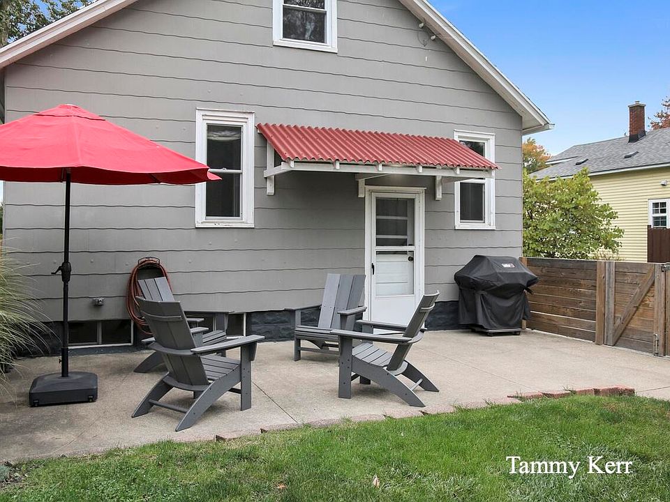 277 S Maple St, Zeeland, MI 49464 Zillow