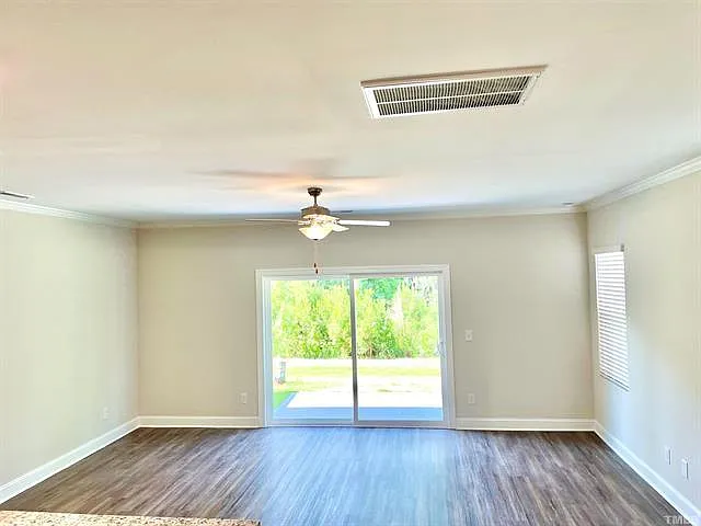 3 bed, 2.5 bath, 1629 sqft, $1,950 — Photo 2