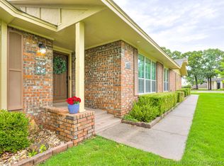2301 Mountain Dr, Bartlesville, OK 74003