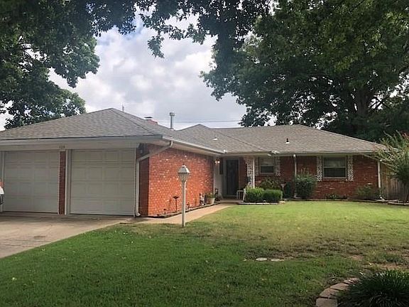 2nd image of 404 SW 63rd Pl