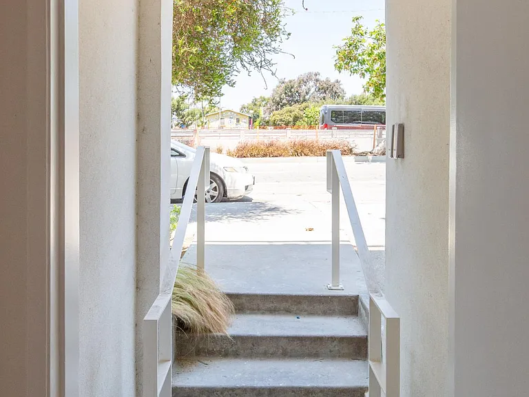 2204 Strongs Dr #9 — Photo 3