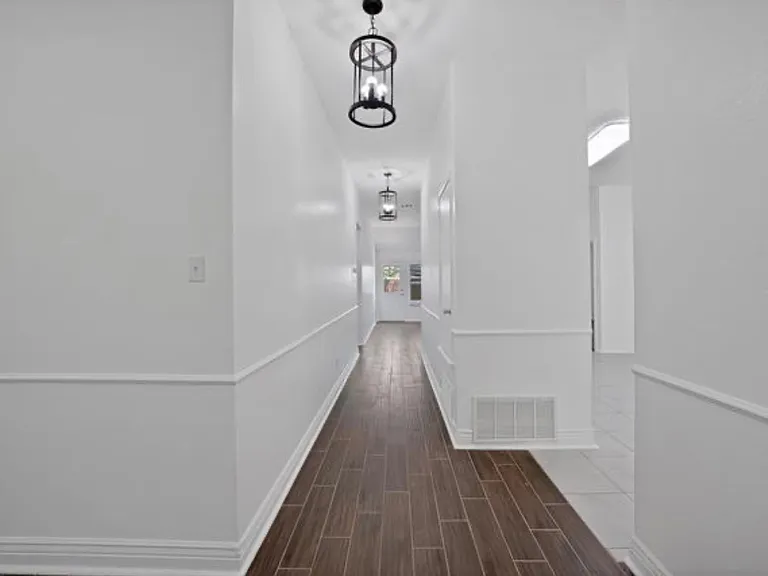 1002 Manassas Dr — Photo 6