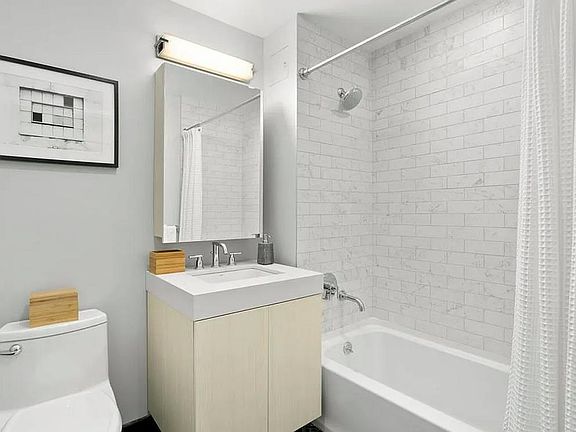 5th image of 555 Waverly Ave APT 5X