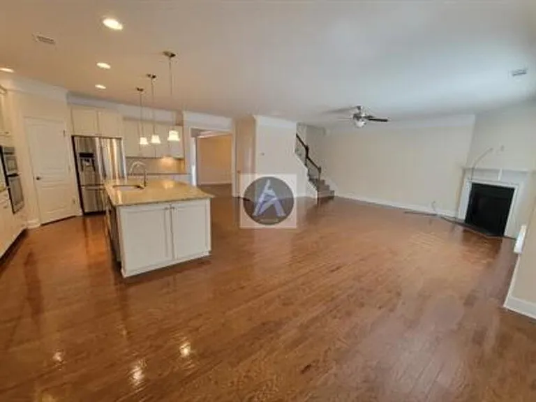 1008 Applegate Dr — Photo 8