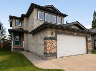 8910 W Willow Dr, Grande Prairie, AB T8X 0G8