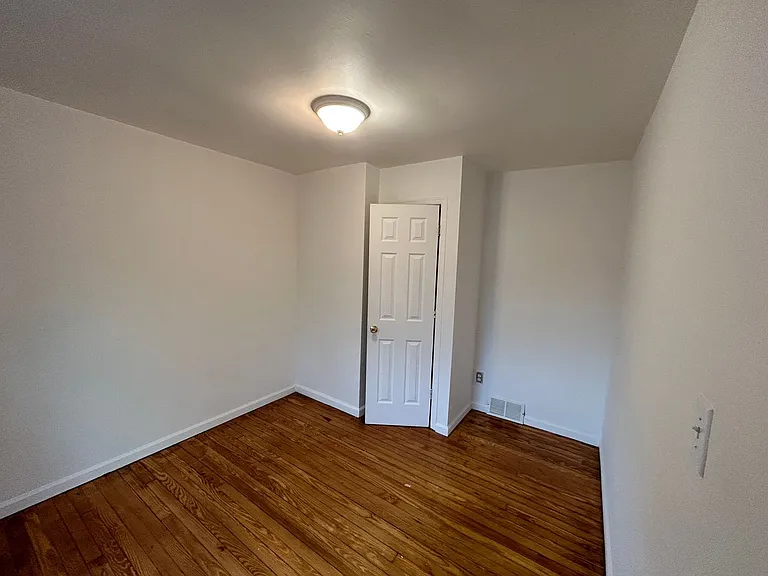 1292 Washington Ave — Photo 9