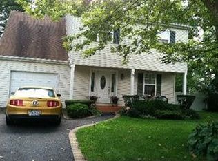 33 Okane St, Central Islip, NY
