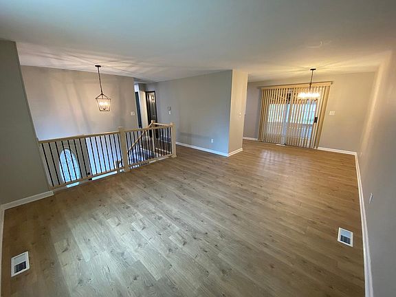 2nd image of 857 Glen Ct