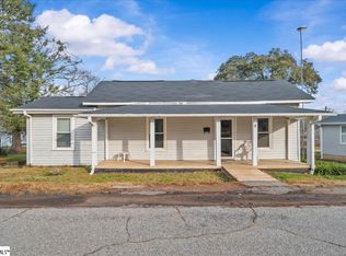 4 Hunt Ave, Liberty, SC 29657