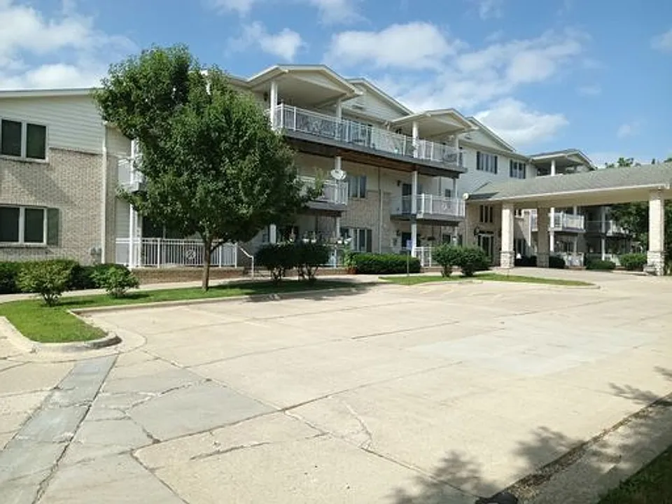Shelly Rose Apartments