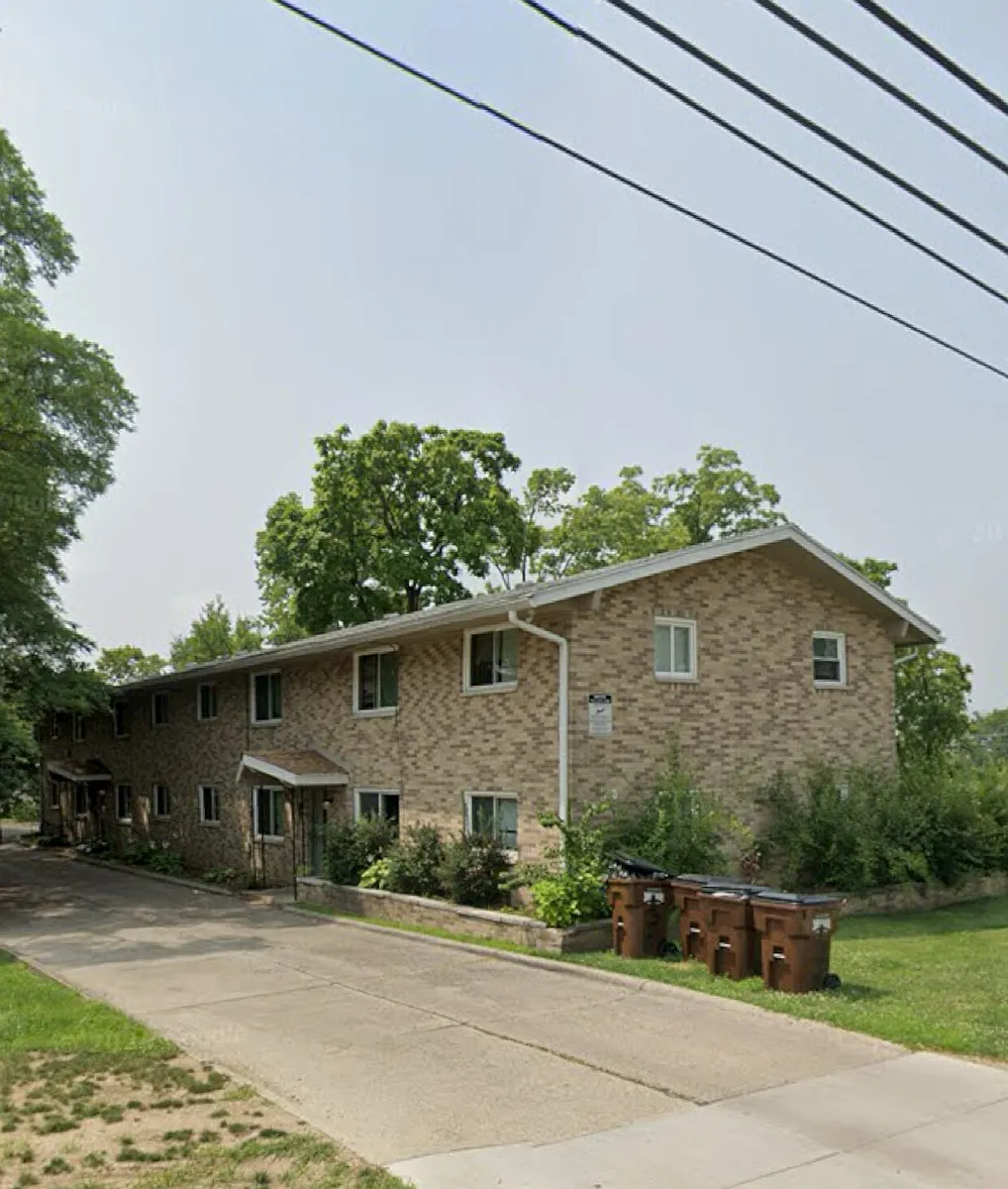 Building Photo - 1330 W Hillcrest Ave
